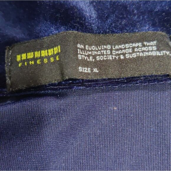 Finesse Navy Velvet Jumpsuit Size XL - Picture 8 of 9